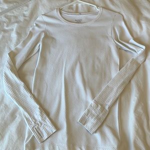 Athleta tight long sleeve workout top small